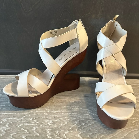 Aldo Wooden Wedge Heels - Picture 1 of 6